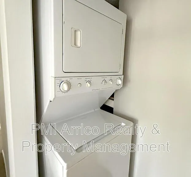 2812 Somerset Park Dr #203 — Photo 15