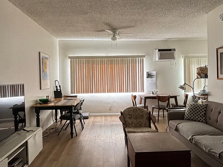 1317 N Mansfield Ave #8 — Photo 2