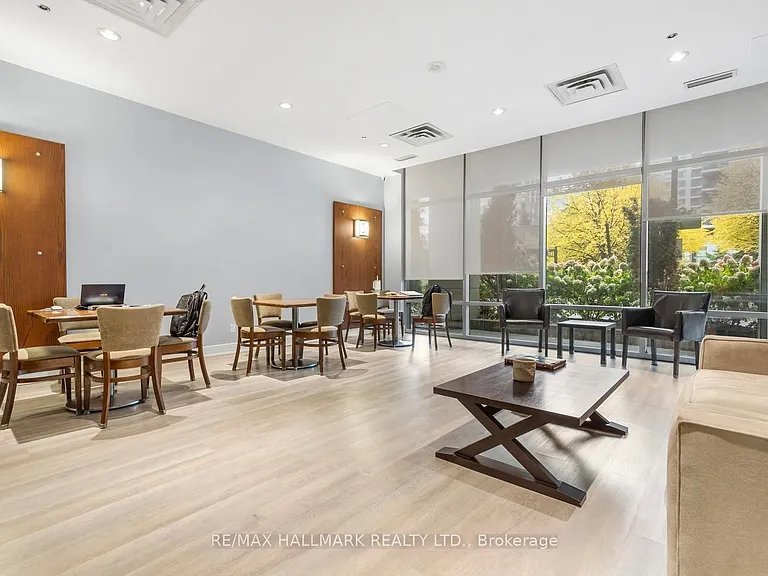 18 Harrison Garden Blvd #2609 — Photo 17