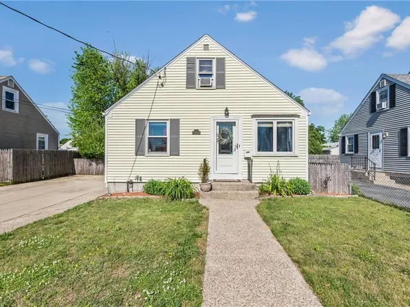 79 Dewey Ave, Pawtucket, RI 02861
