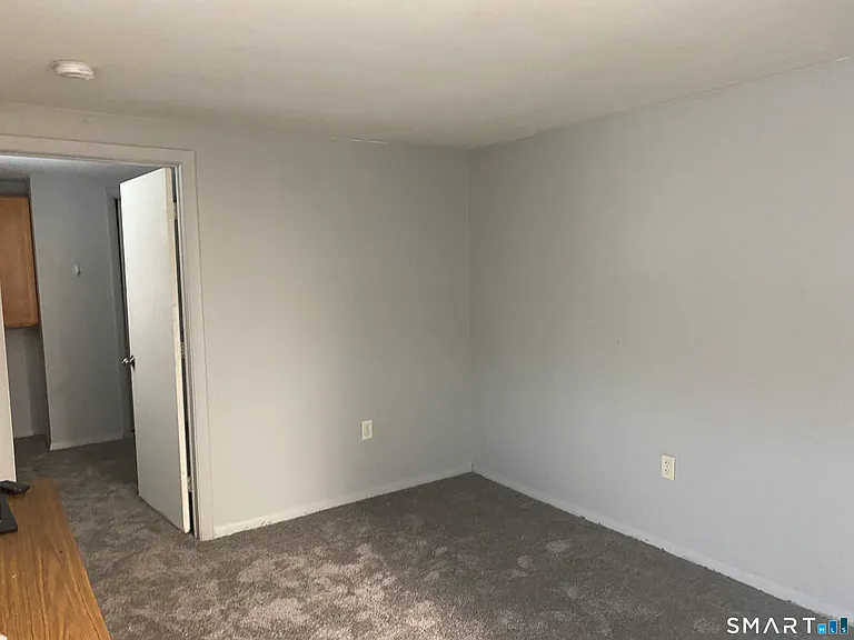 85 Boston Post Rd — Photo 2