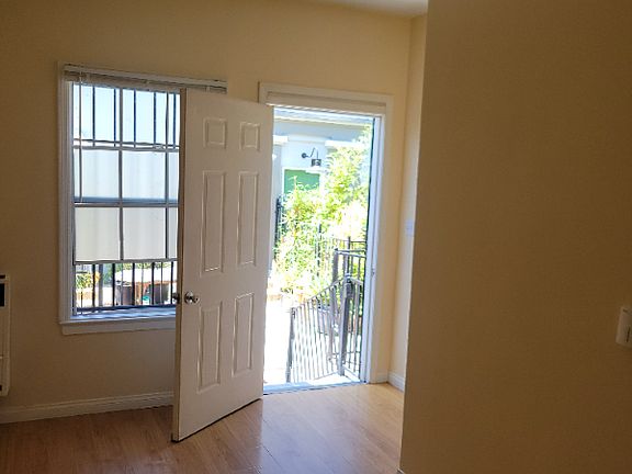2nd image of 230 S Columbia Pl