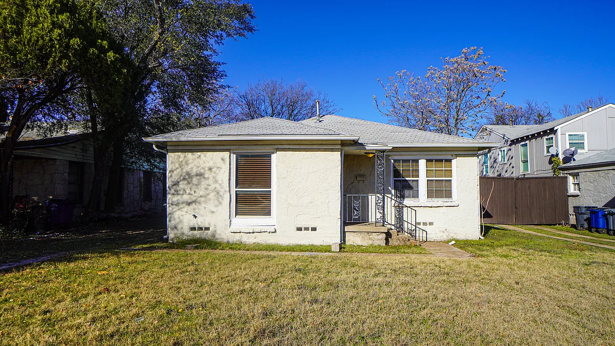 Building Photo - 2211 Wilbur St