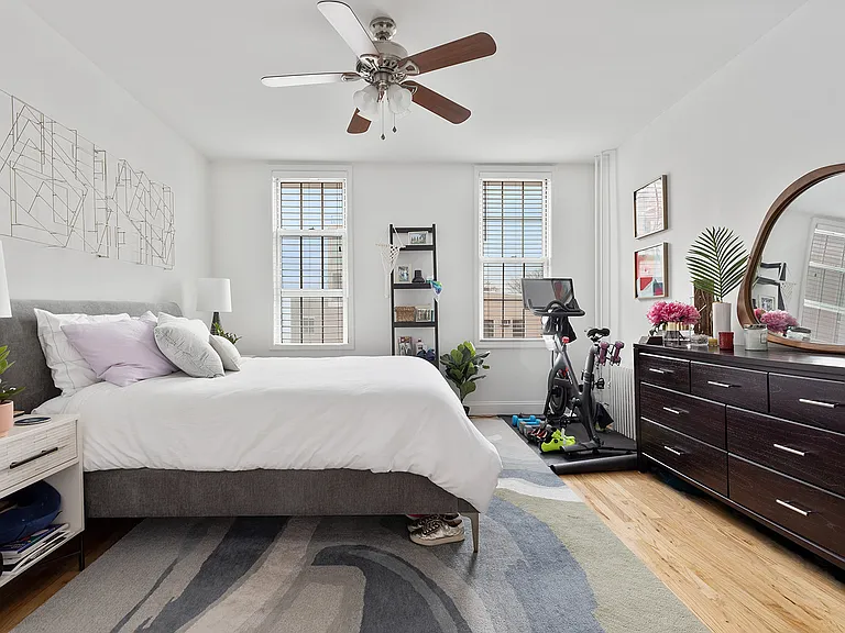 117 Roebling St #3L — Photo 4