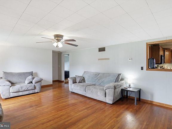4th image of 1025 Carolina Ave
