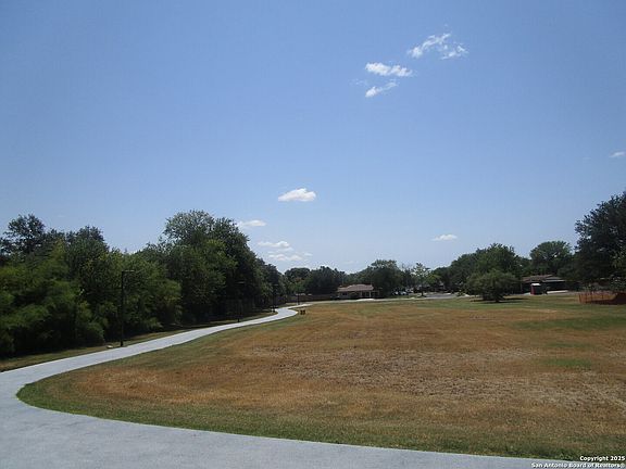 5th image of 3018 Wood Circle