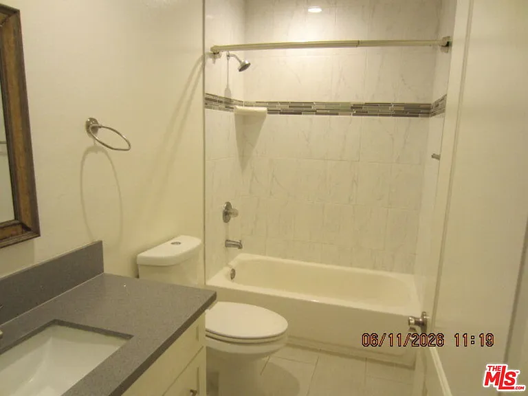 5235 Virginia Ave — Photo 8