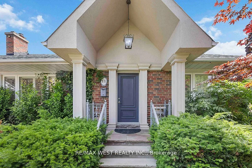3 bed, $3,300 — Photo 1