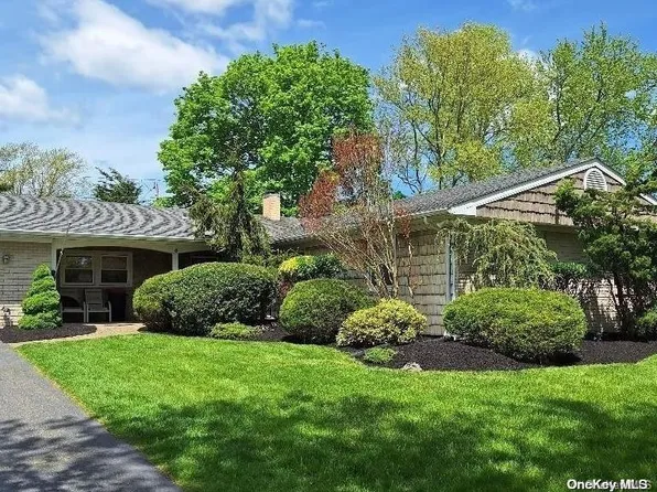 5 Mapleshade Lane, Stony Brook, NY 11790