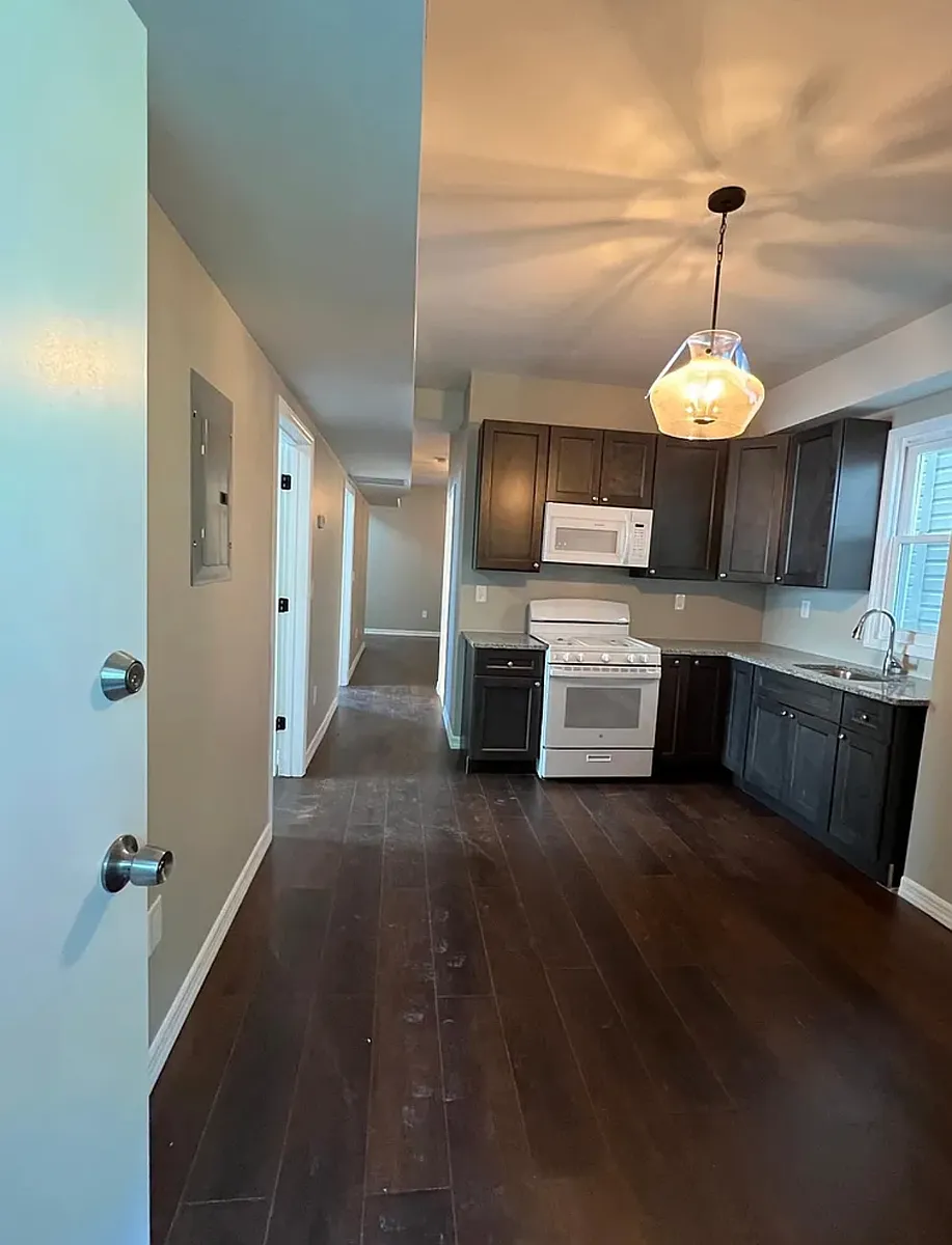 Building Photo - 189 Hillside Ave #2