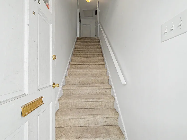 30 N Coolidge Ave #B — Photo 6