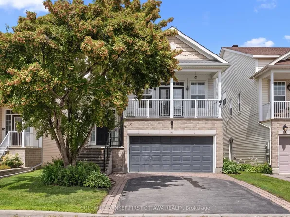 520 E Pine Vista Dr, Ottawa, ON K4A 5A7