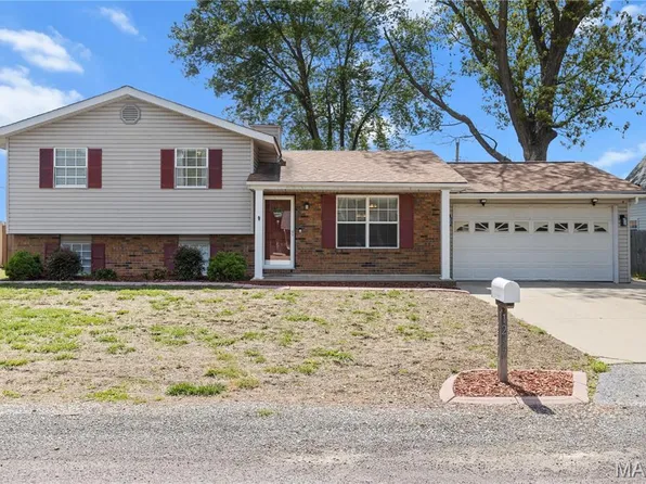 1237 Columbia Rd, Dupo, IL 62239