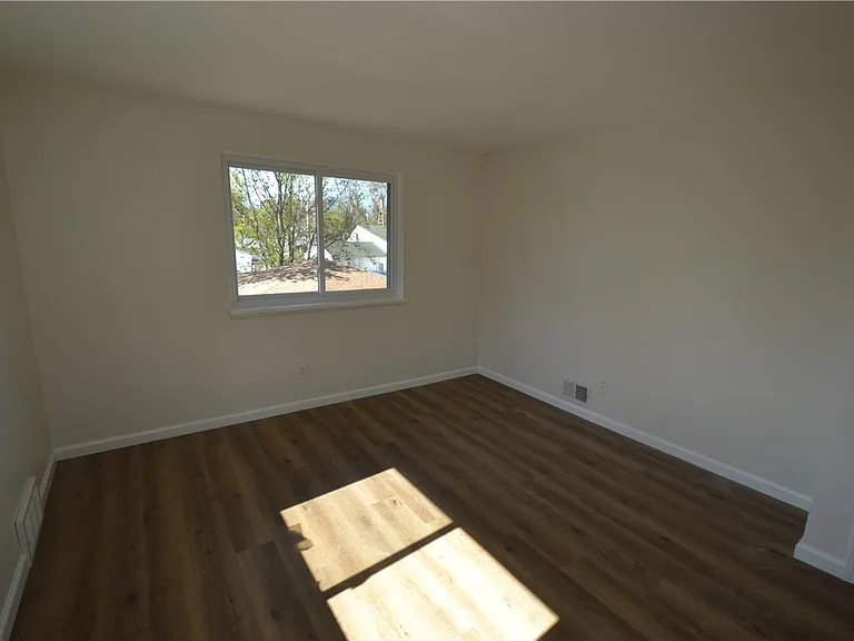 405 Garfield Ave — Photo 14