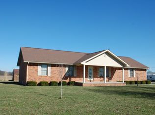 18 Dorsey Rd, Gillespie, IL 62033