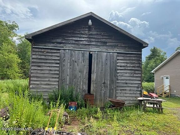 3rd image of 961 Mountain Ave