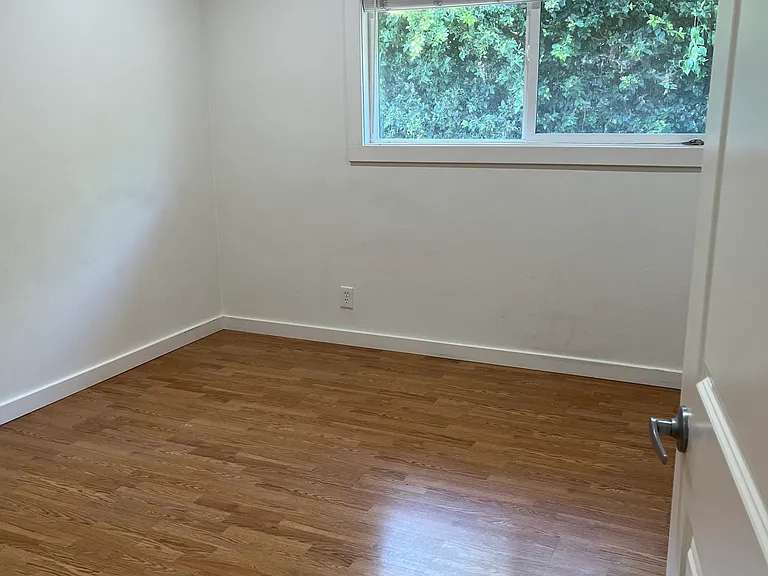 422 N Marengo Ave #3 — Photo 13