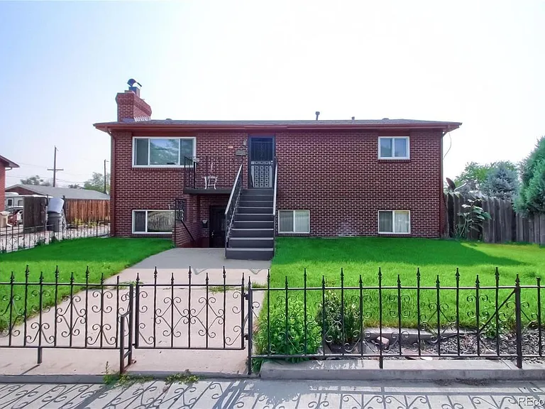 7242 Cherry St — Photo 1