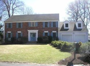 79 Summit Ave, Gillette, NJ 07933