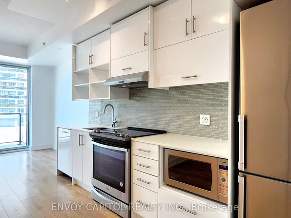 128 Fairview Mall Dr, Toronto, ON