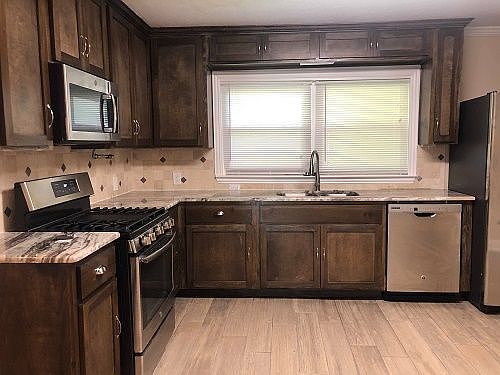 5th image of 2328 Detroit Ave