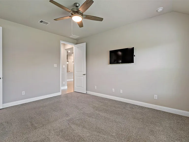18710 Lynnwood Crest Ln — Photo 33
