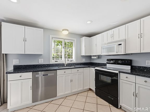 4th image of 426 Winthrop Street