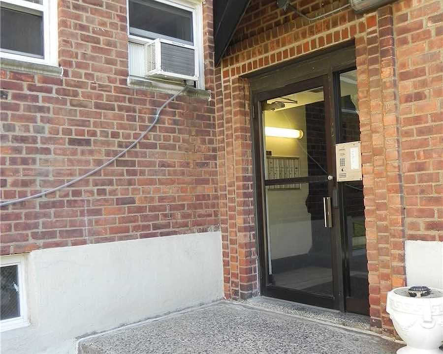 1st image of 11 Schenck Ave APT 1A