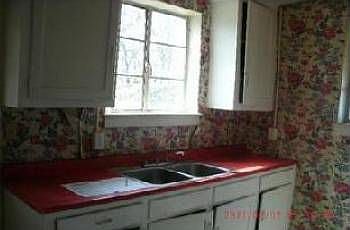 4th image of 11 Glenwood Ln