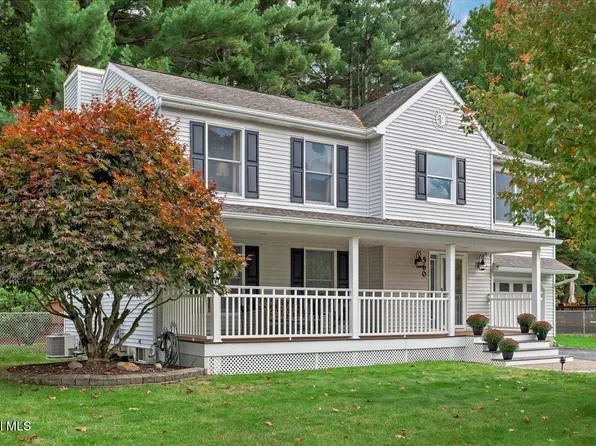 560 Victory Circle, Ballston Spa, NY 12020