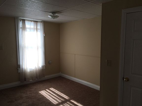 5th image of 2711 Penn St