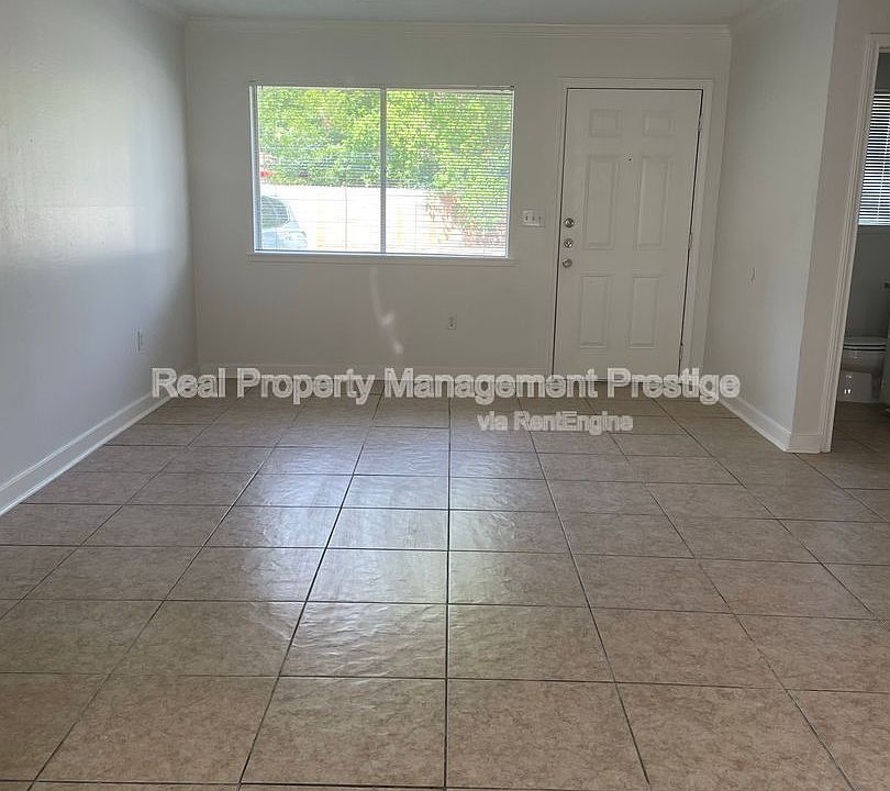 1st image of 807 Danna St
