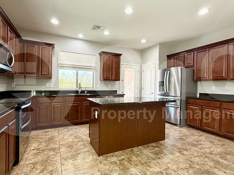 1477 E Hummingbird Way — Photo 3