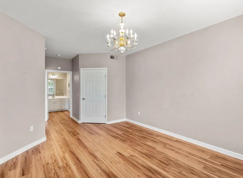 99 Eldredge St #206