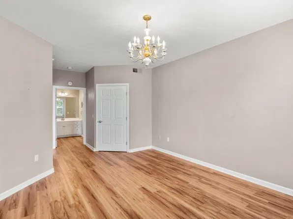 99 Eldredge St, South Burlington, VT