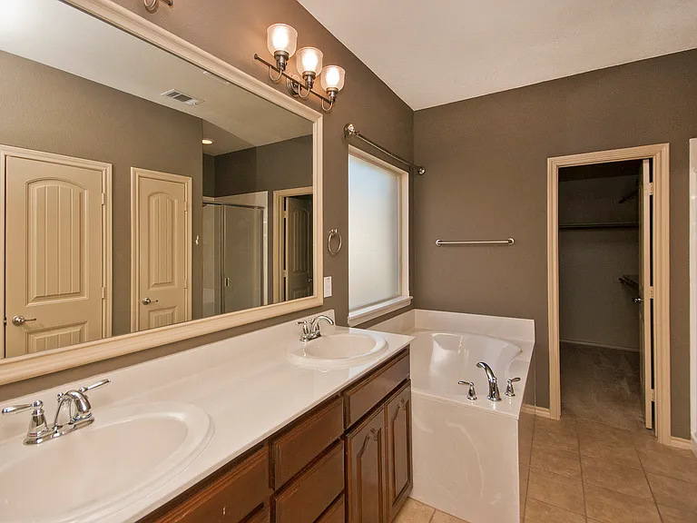 3205 Buckthorn Ln — Photo 12