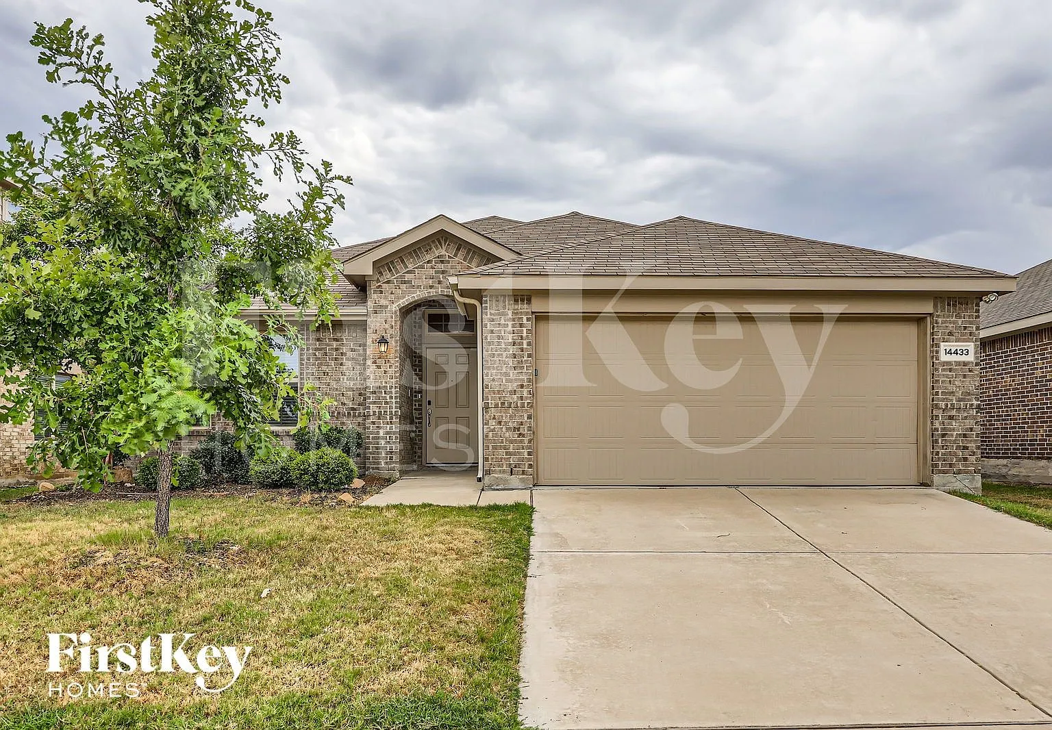 3 bed, 2.0 bath, 2091 sqft, $2,375 — Photo 1