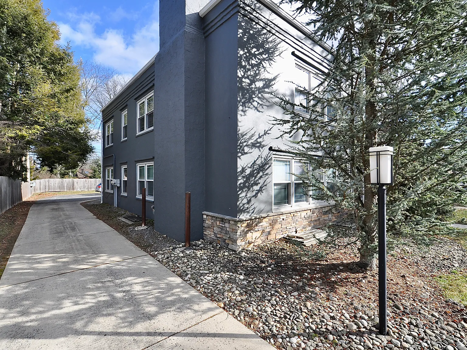 3 bed, 1308 sqft, $700 — Photo 2