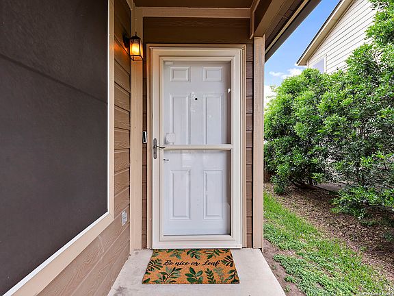 4th image of 6138 Plumbago Pl