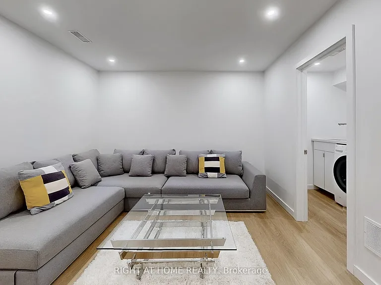 798 Dovercourt Rd #2 — Photo 19