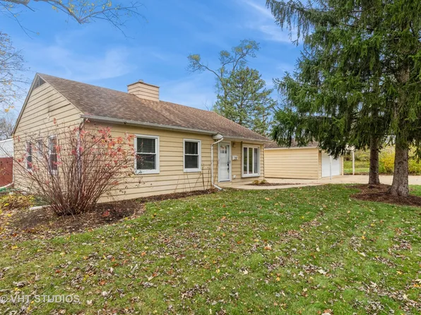 292 Saint Marys Pkwy, Buffalo Grove, IL 60089