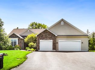 4911 Bulrush Rd, Syracuse, NY 13215