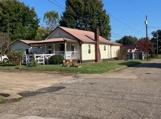 213 3rd St, New Haven, WV 25265