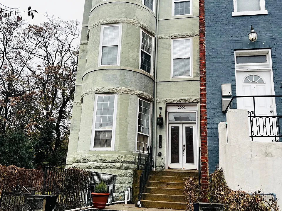 2002 4th St NE #1
