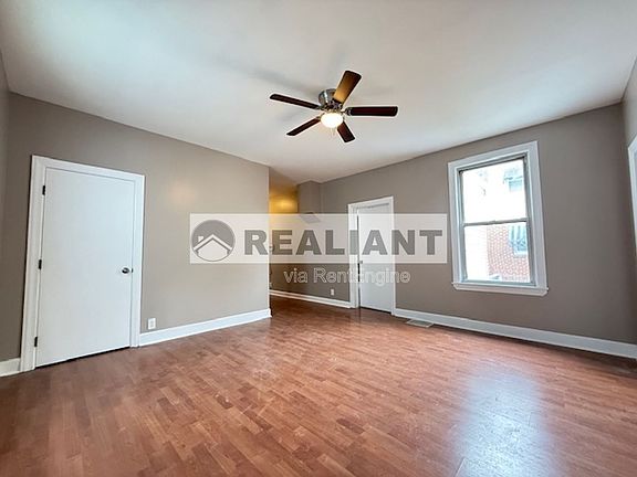 3rd image of 128 W 31st St