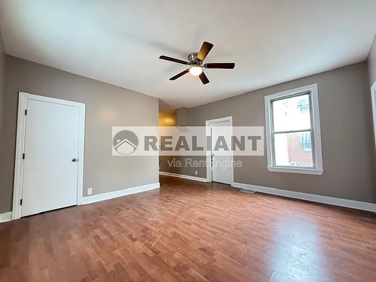 128 W 31st St — Photo 3