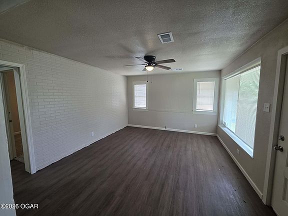 5th image of 2220 B St NE