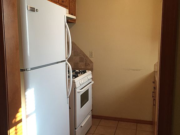 4th image of 211 N Grace St