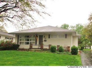 1633 S Clay Ave, Jacksonville, IL 62650