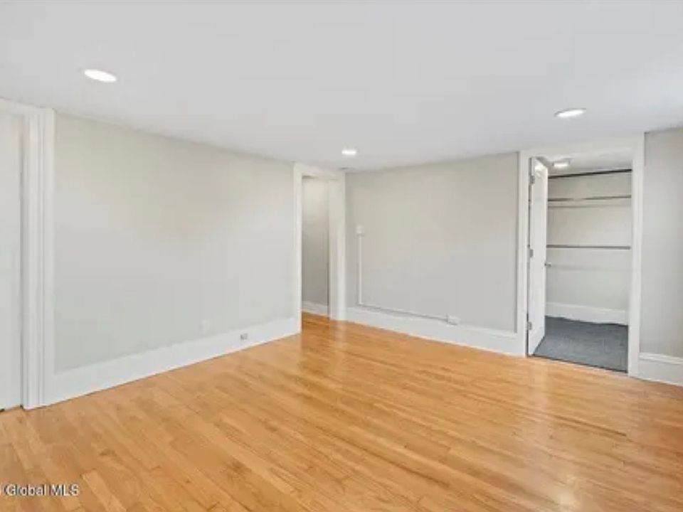 1st image of 550 East St #2